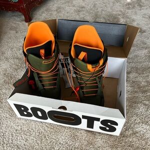 BURTON - Snow/Ski Boots - Brand new!